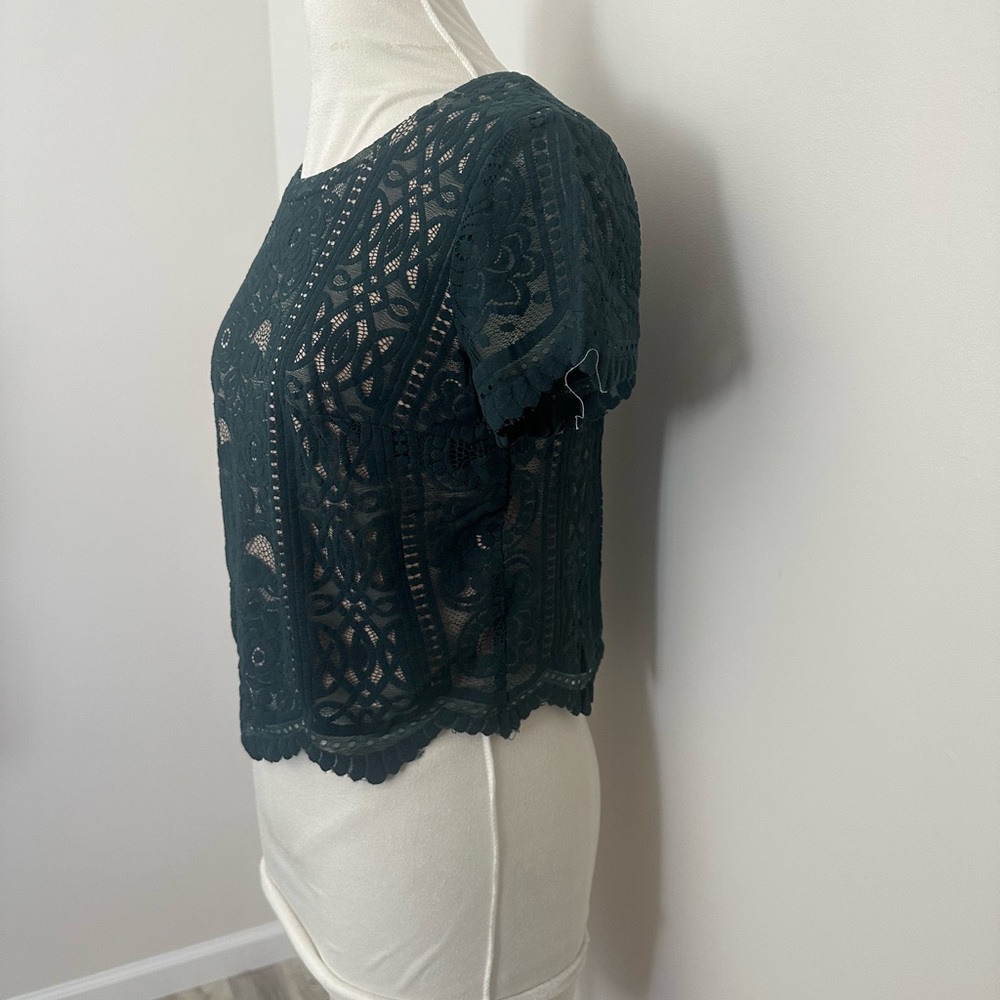 Xhilaration green Cropped Cut Out Blouse - Picture 2 of 7